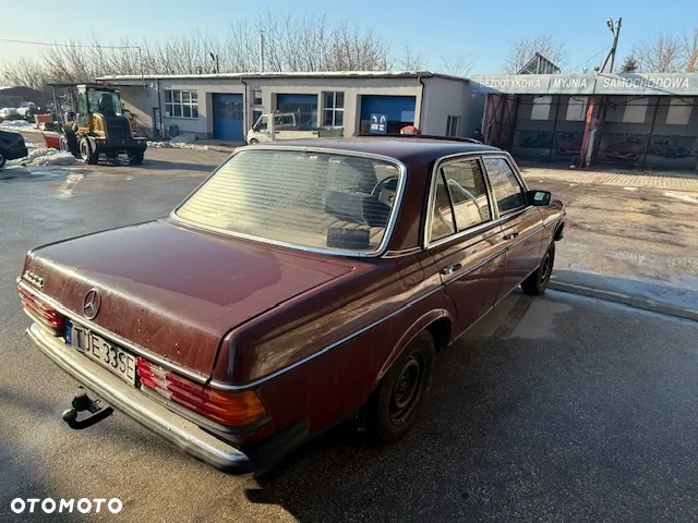 Mercedes-Benz W123 - 5