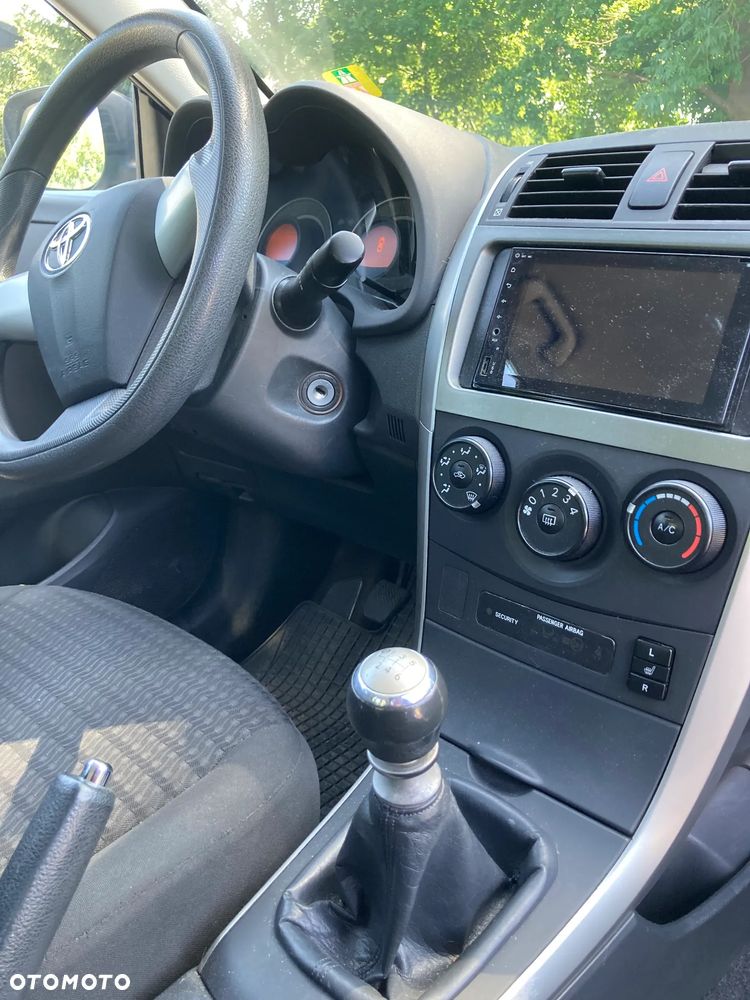 Toyota Corolla 1.6 Terra - 10