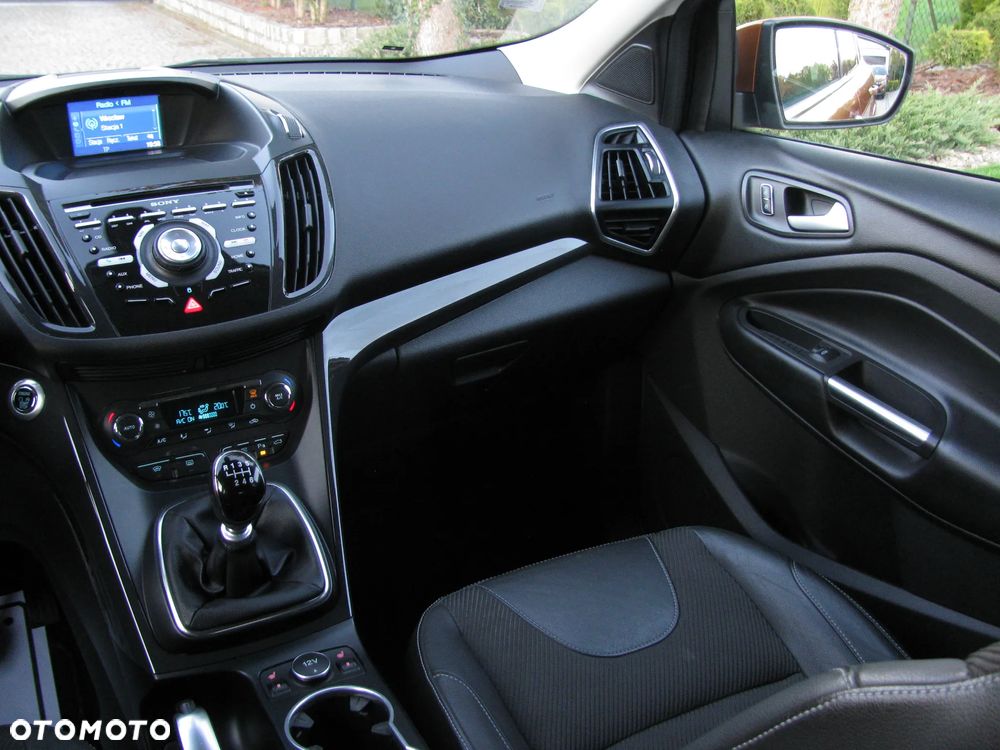 Ford Kuga 2.0 TDCi 2x4 Titanium - 28