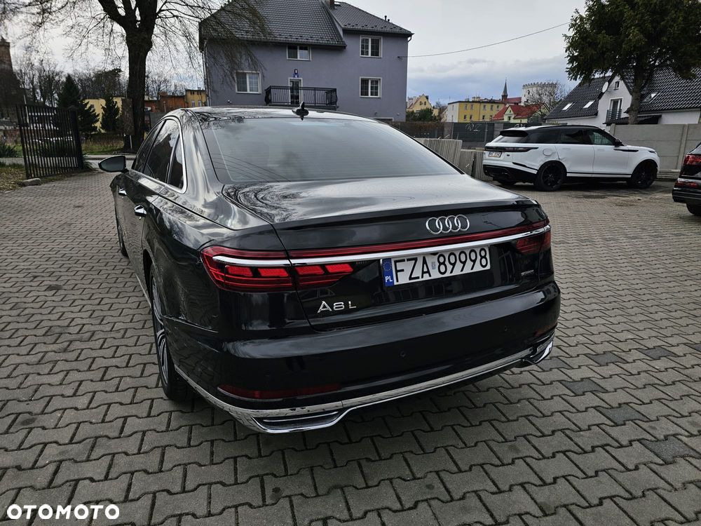 Audi A8 - 8