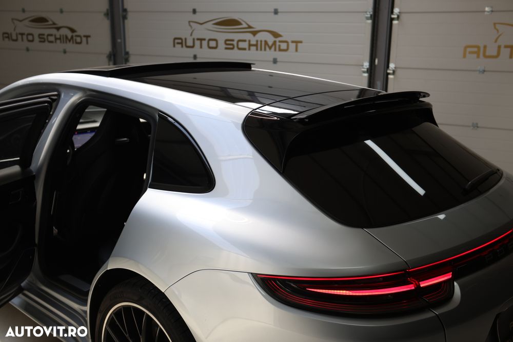 Porsche Panamera 4S Sport Turismo - 35