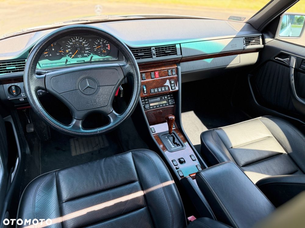 Mercedes-Benz Klasa E - 25
