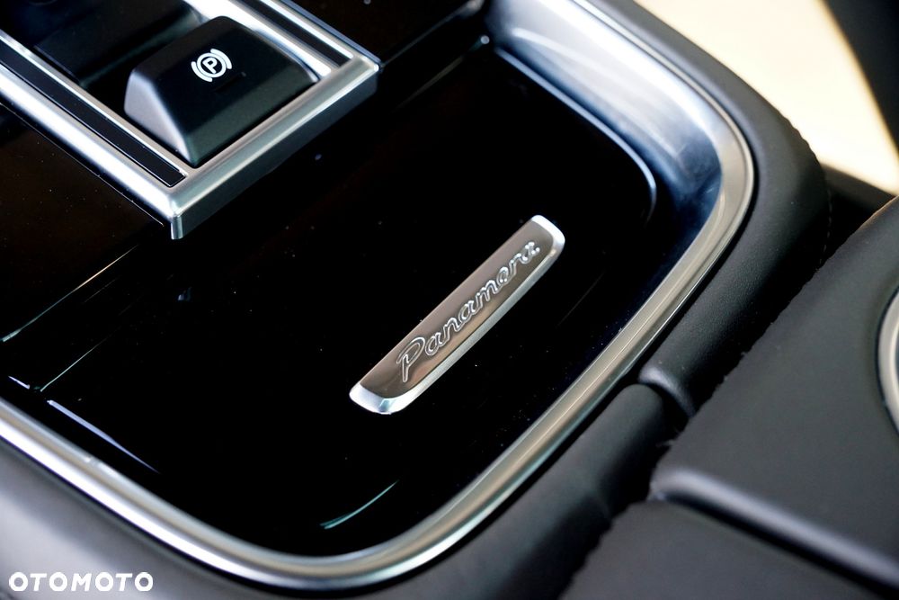 Porsche Panamera 4 E-Hybrid - 37