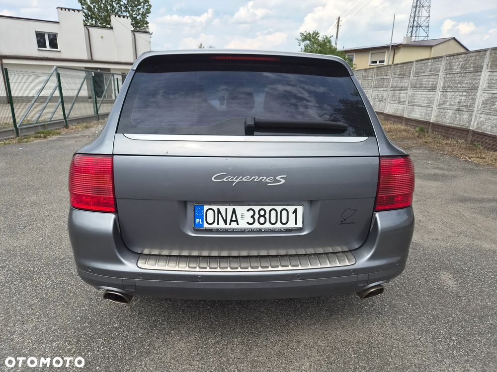 Porsche Cayenne - 14