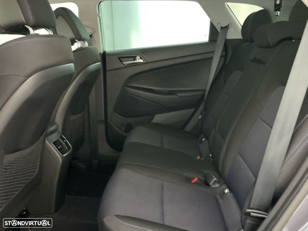 Hyundai Tucson 1.7 CRDi Premium - 12