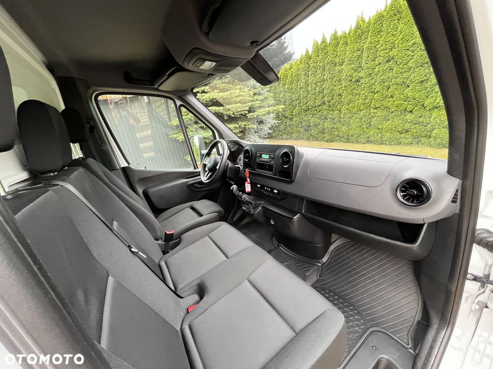 Mercedes-Benz Sprinter - 20