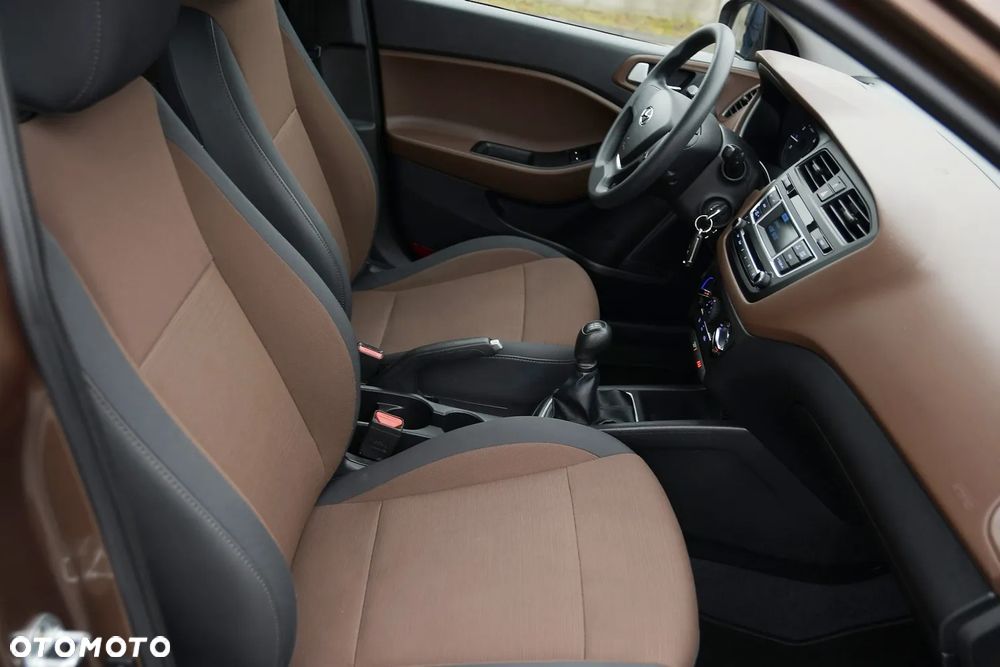 Hyundai i20 blue 1.2 YES Silver - 19