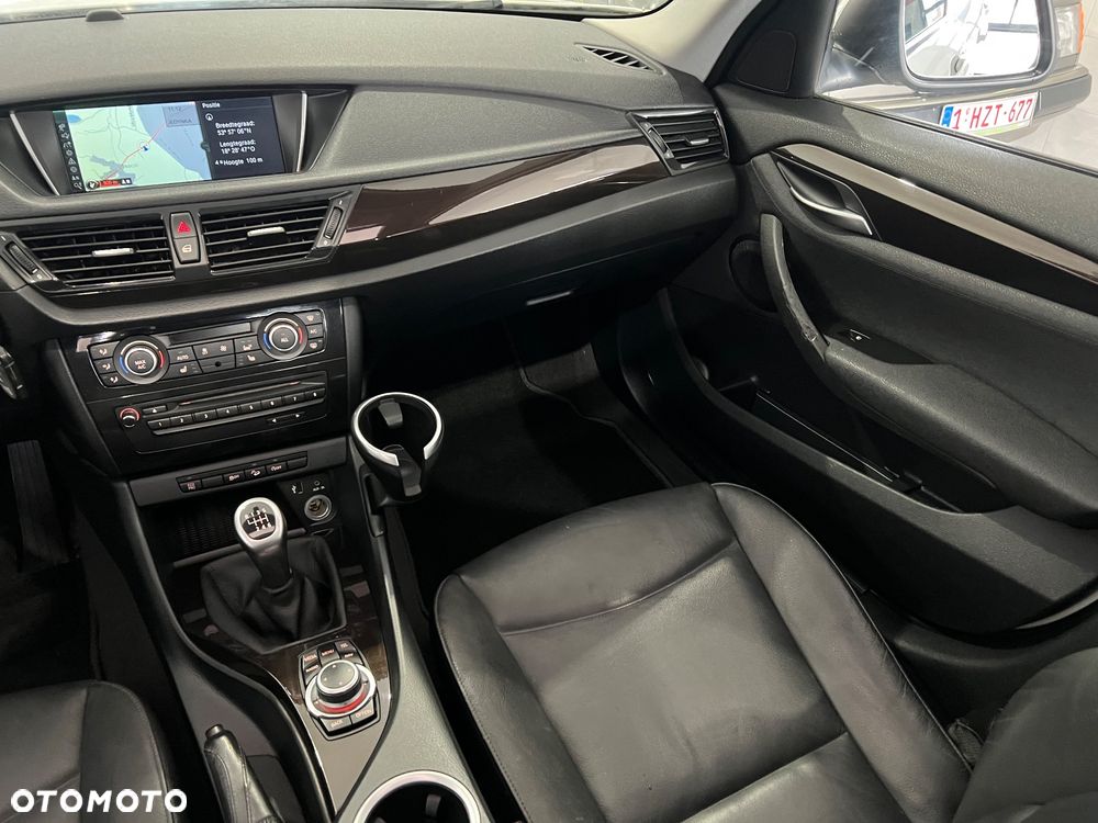 BMW X1 sDrive18d Sport Line - 23