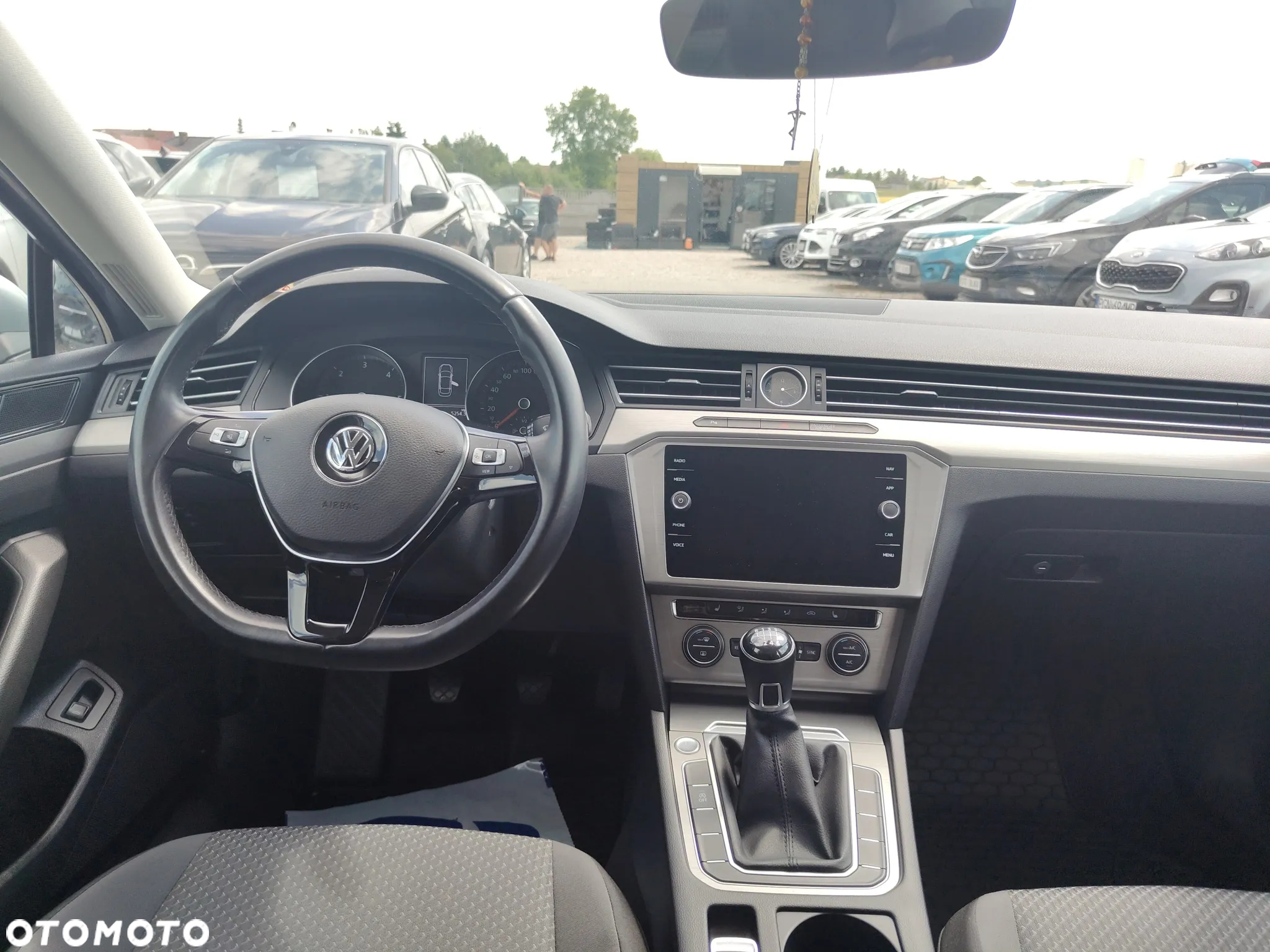Volkswagen Passat - 15