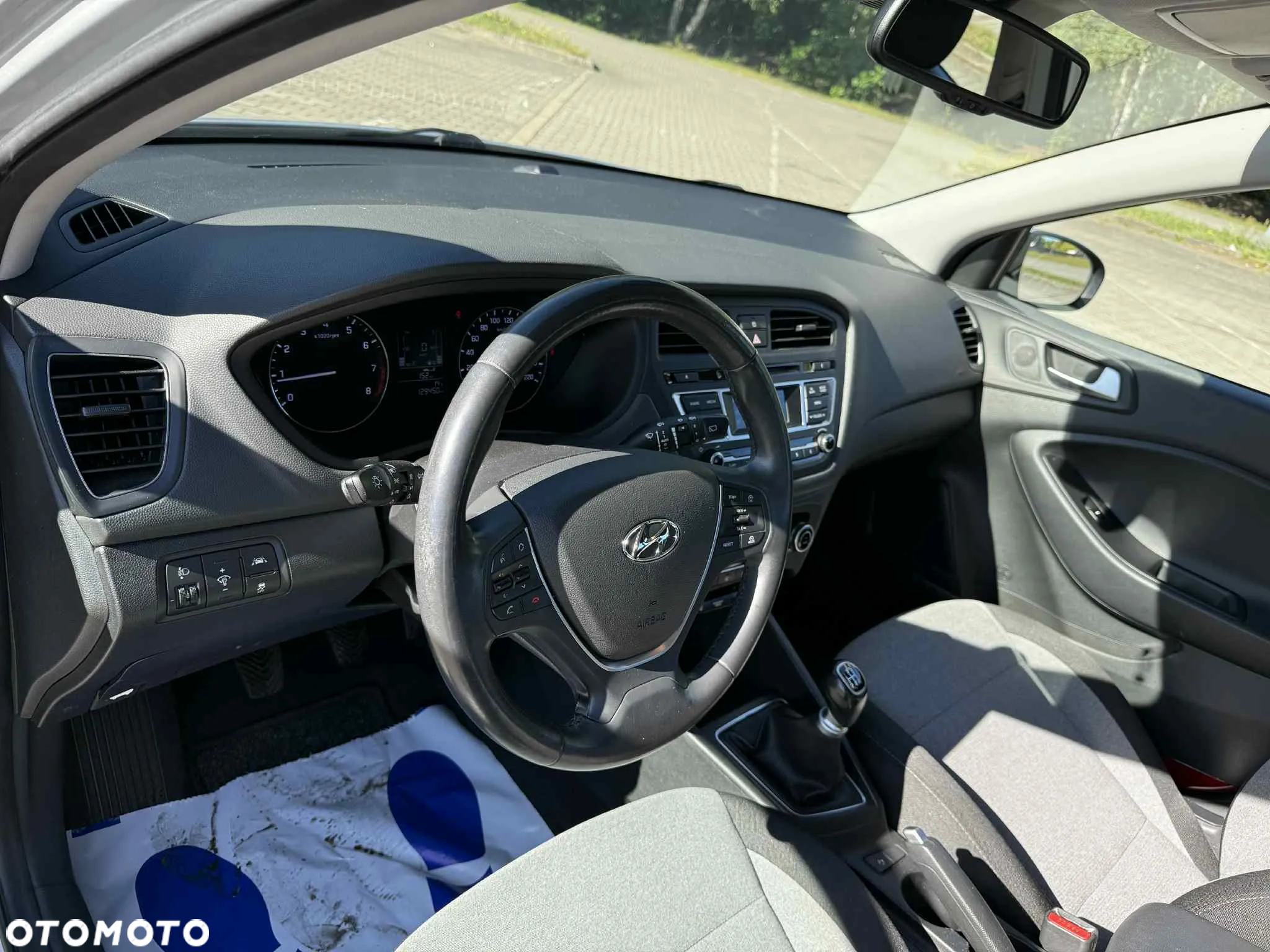 Hyundai i20 blue 1.2 YES Gold - 15