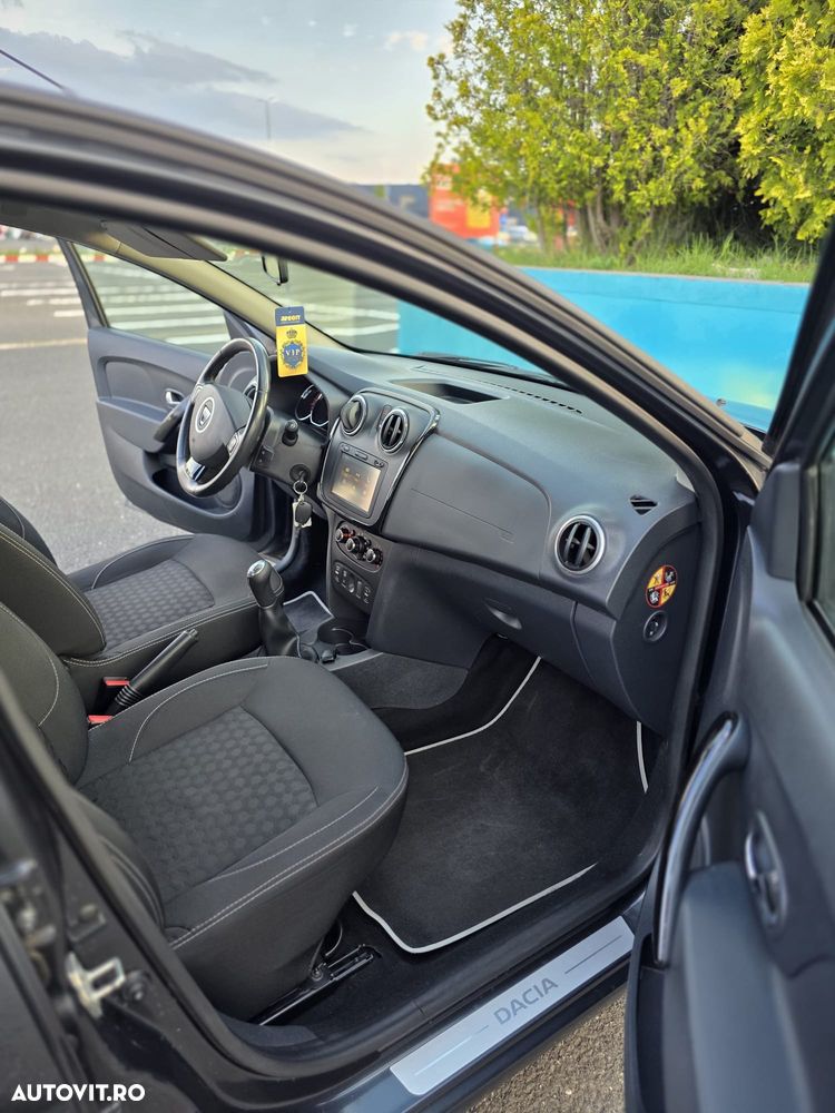 Dacia Sandero 0.9 90CP Laureate - 4