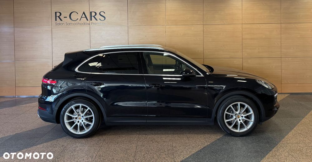 Porsche Cayenne Standard - 2