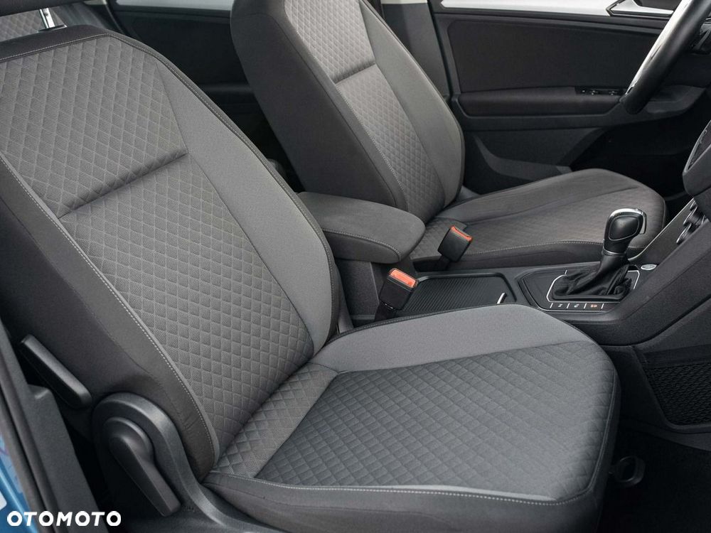 Volkswagen Tiguan - 32