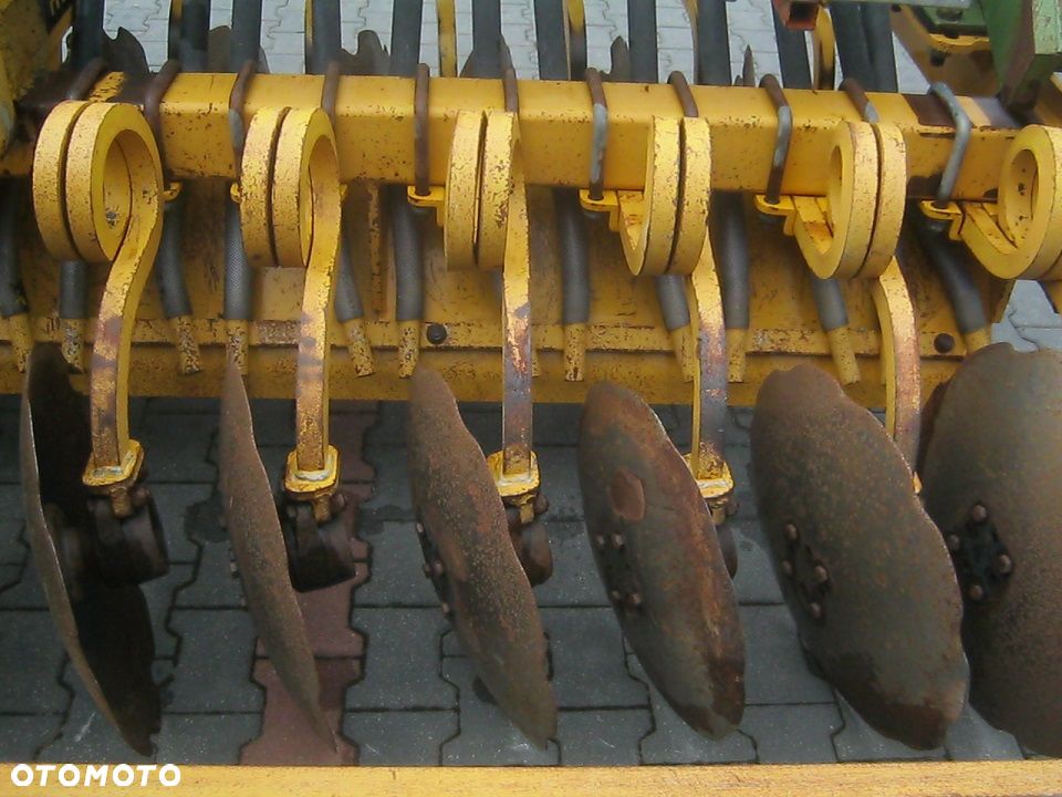 Agrisem Disc-O-Mulch - 11