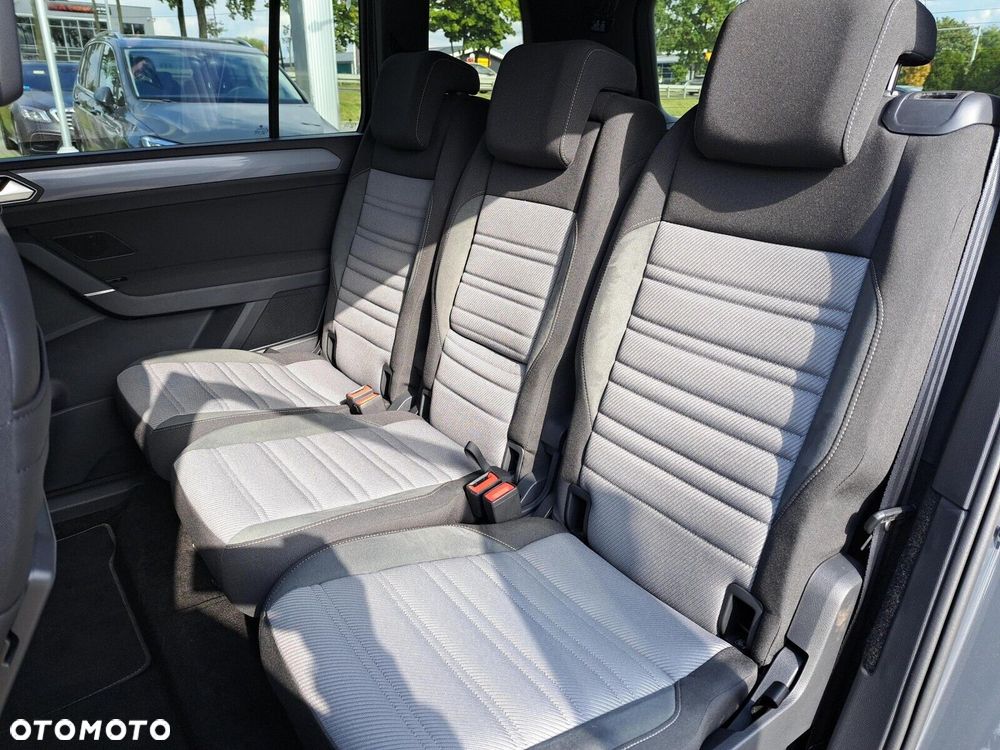 Volkswagen Touran - 16