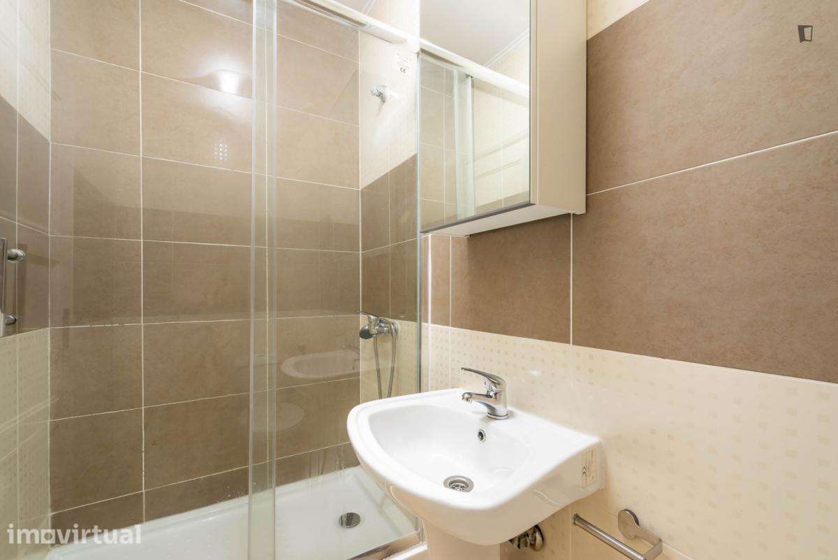 Quarto - localizado em Telheiras Lisbon - Grande imagem: 4/14