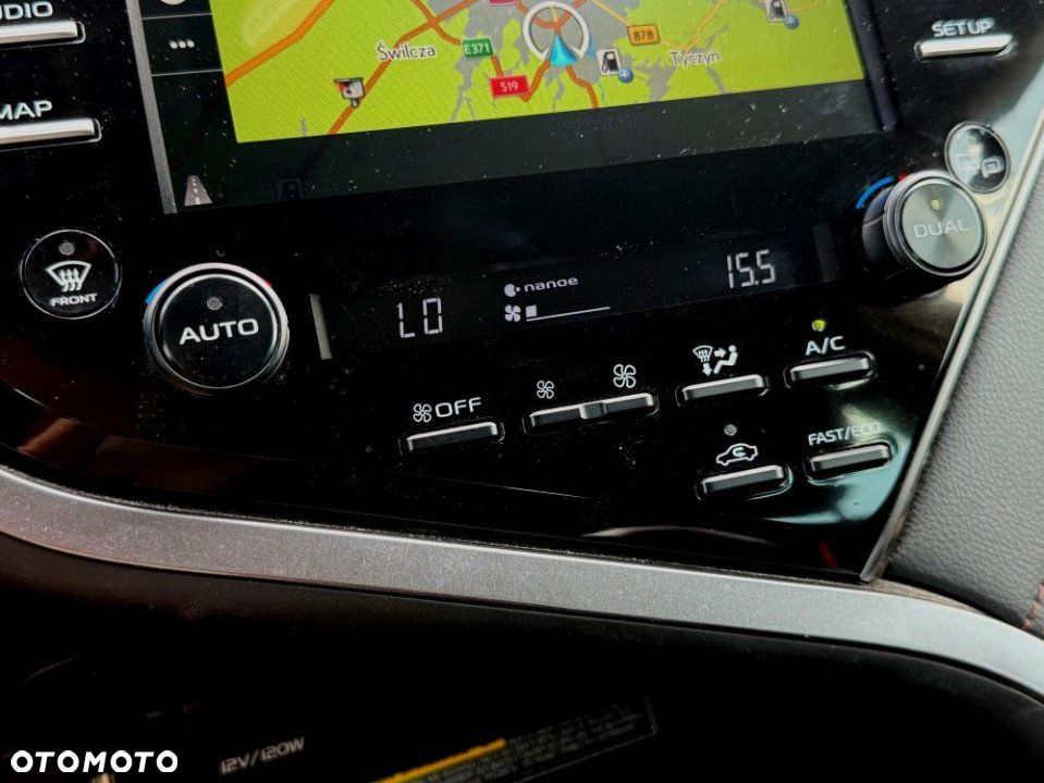 Toyota Camry - 23