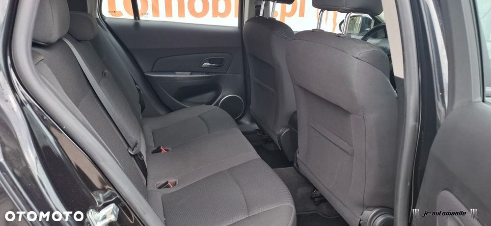 Chevrolet Cruze - 12