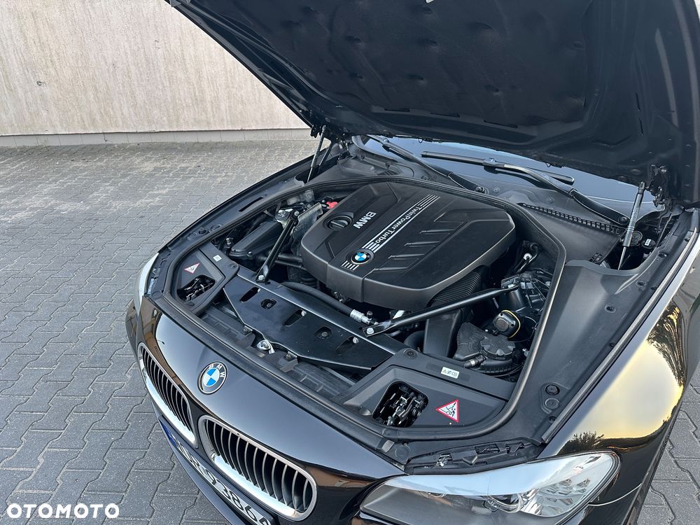 BMW Seria 5 525d Sport-Aut Modern Line - 19