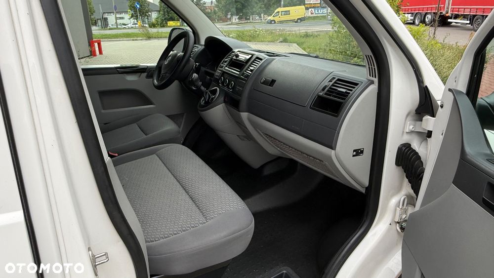 Volkswagen TRANSPORTER T5 - 12
