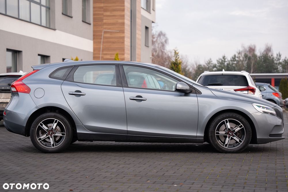 Volvo V40 D2 Geartronic Momentum - 17