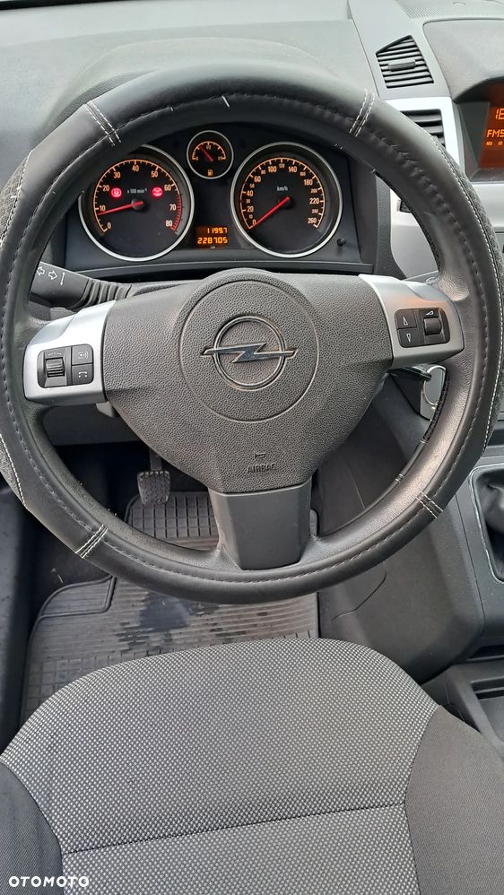 Opel Zafira 1.8 Enjoy - 11