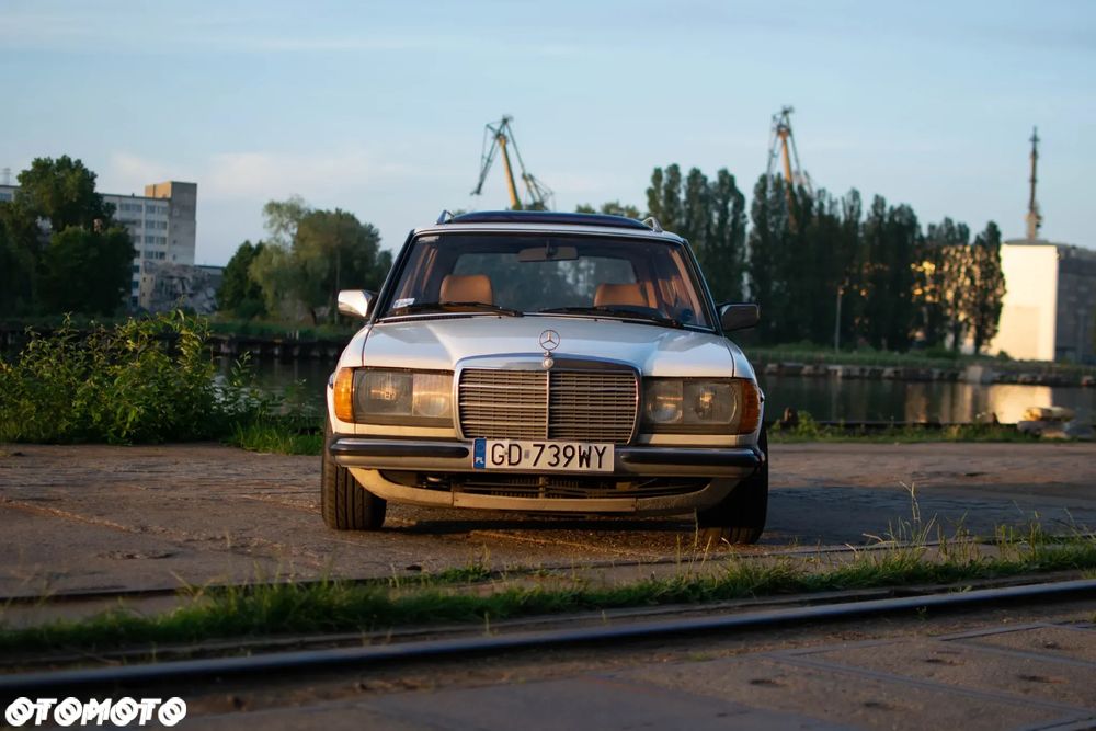 Mercedes-Benz W123 - 6