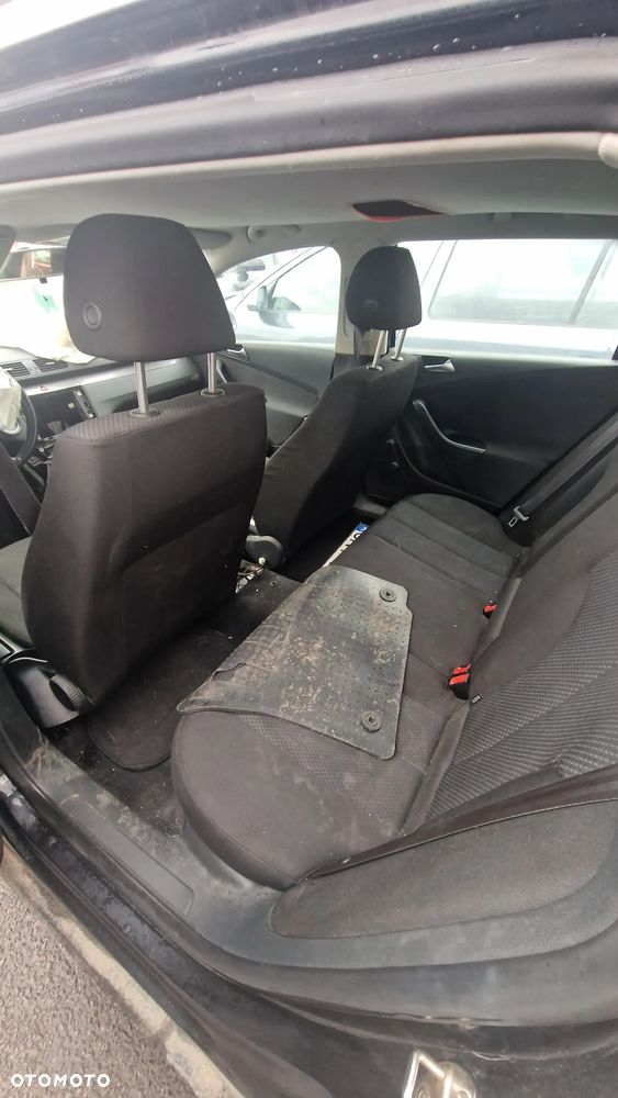 Volkswagen passat 2006r 103 kW 2.0 D cały na części - 4