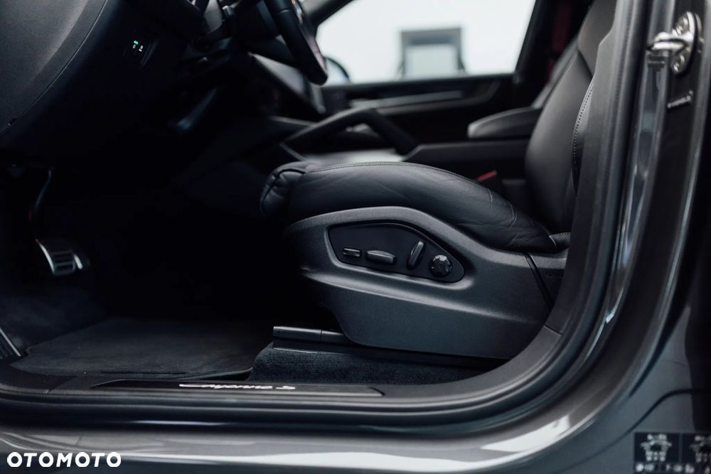 Porsche Cayenne S E-Hybrid PHEV - 22