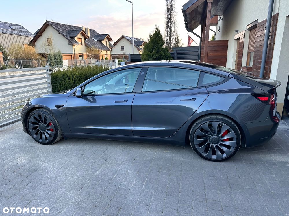 Tesla Model 3 - 1