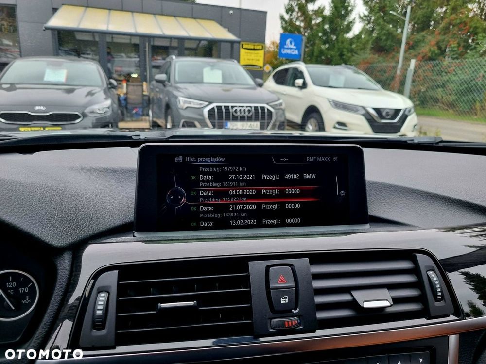 BMW Seria 3 328i Sport Line - 24