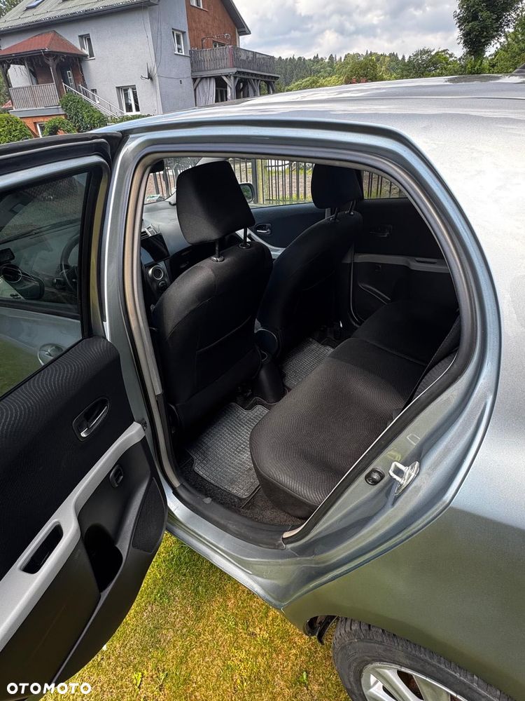 Toyota Yaris - 5