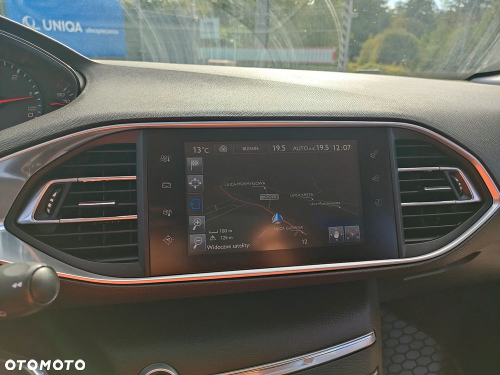 Peugeot 308 1.6 BlueHDi Style S&S - 24