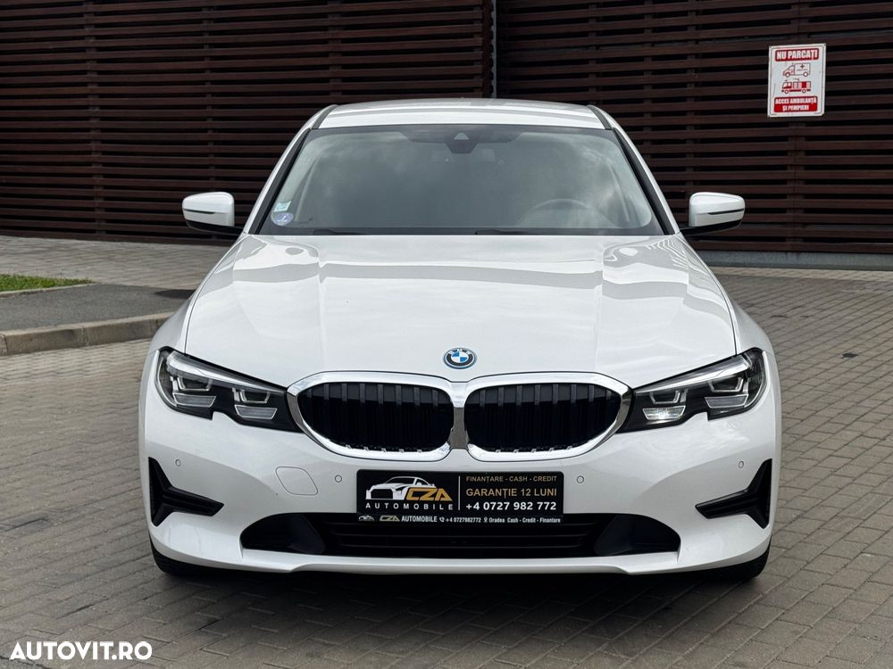 BMW Seria 3 330e Aut. Luxury Line - 6