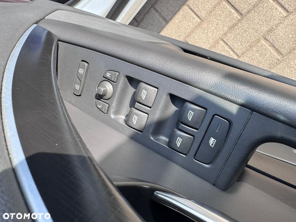 Volvo V70 D3 Geartronic Momentum - 12