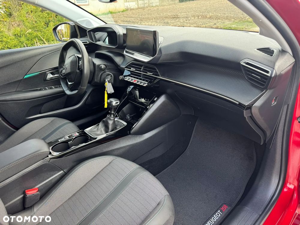 Peugeot 208 - 30