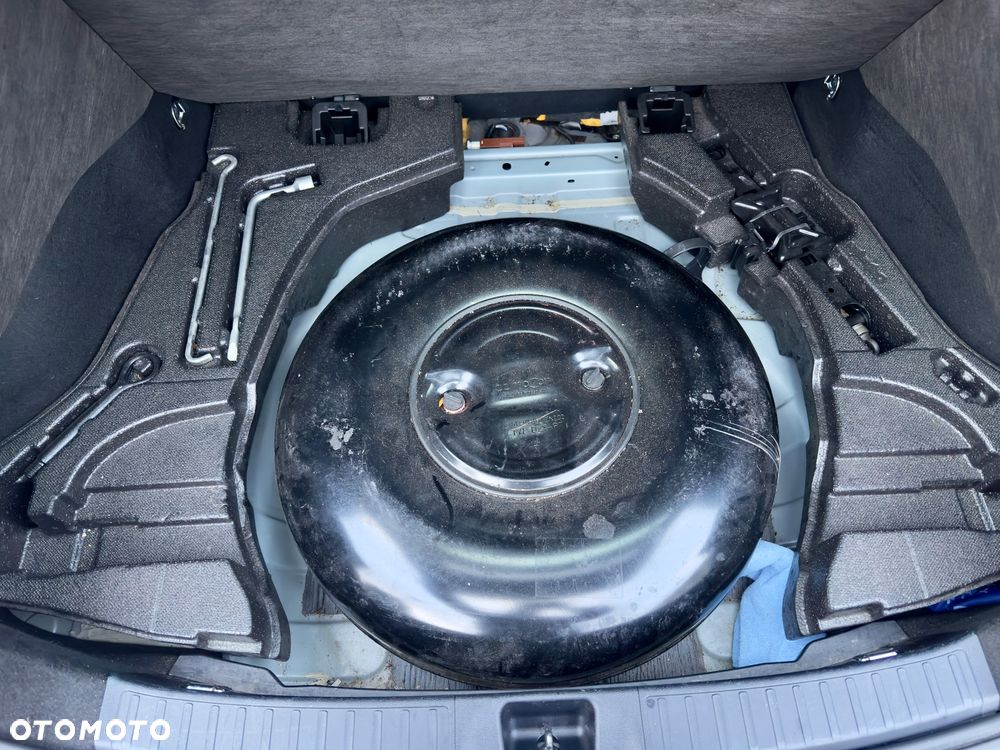 Toyota Prius 1.8 HSD Prestige - 22