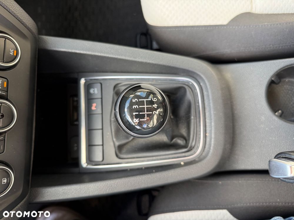 Volkswagen Jetta 1.4 TSI BMT Comfortline - 12