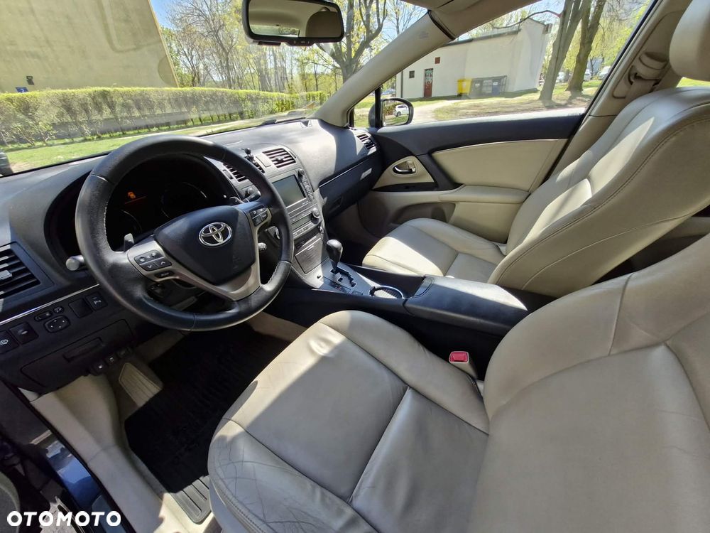 Toyota Avensis 2.0 Prestige EU5 MS - 24