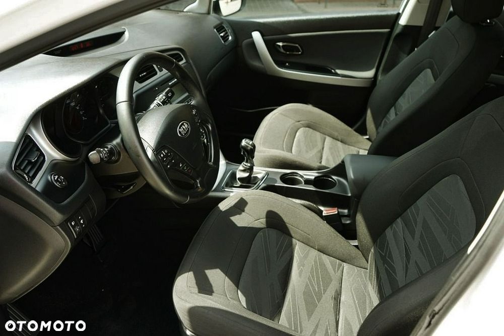 Kia Ceed - 14