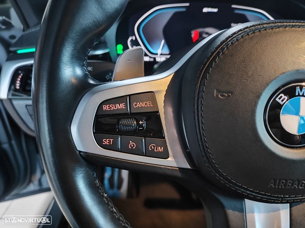 BMW 530 e Pack Desportivo M - 27