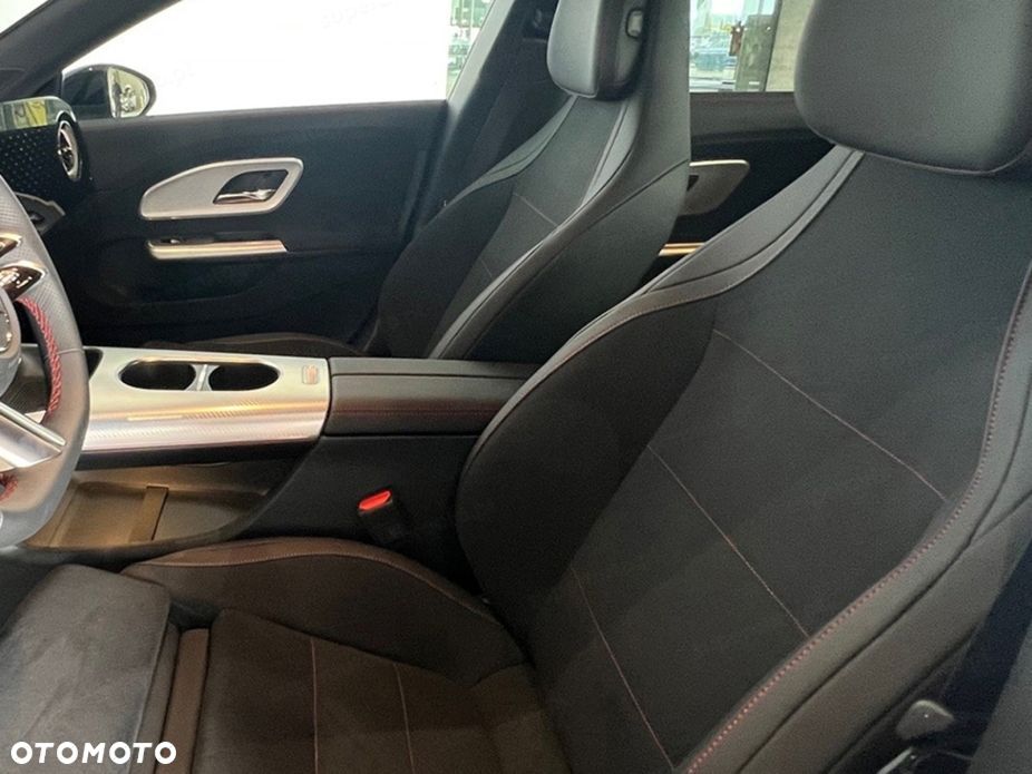 Mercedes-Benz CLA - 7