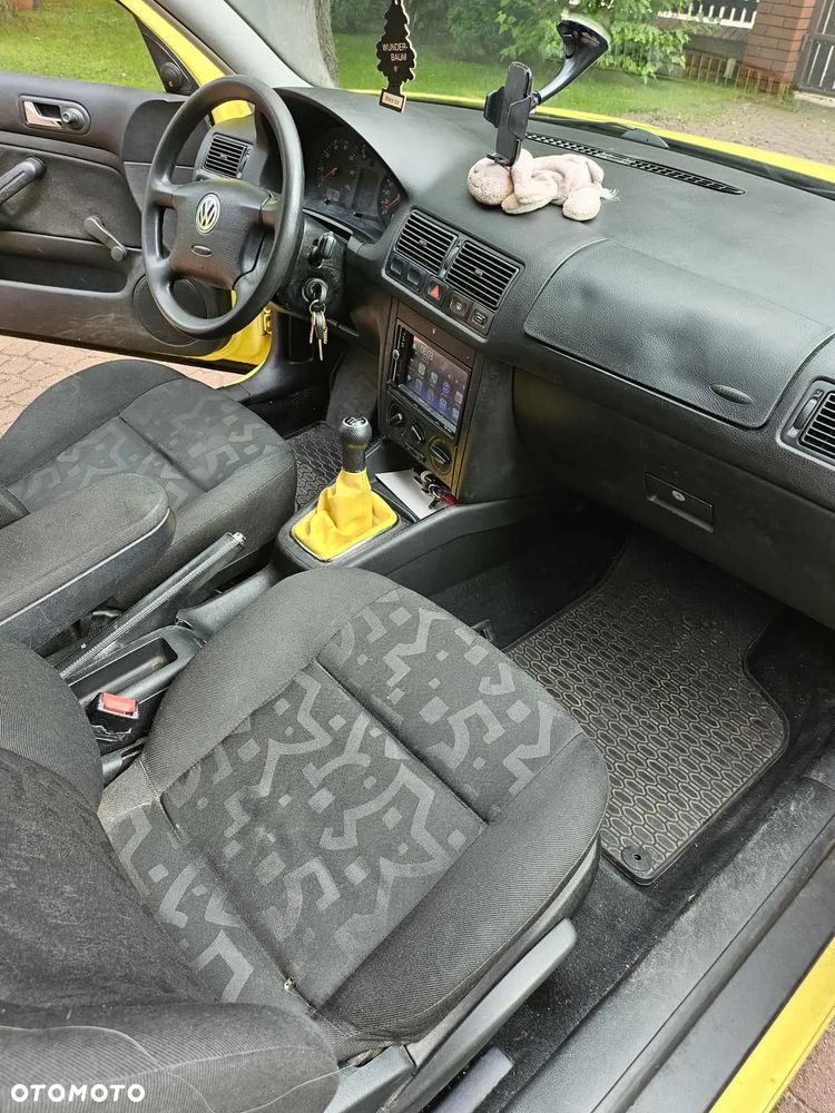 Volkswagen Golf - 8