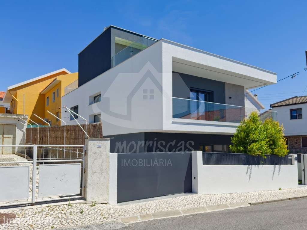 Moradia V4 Nova de Luxo com Rooftop e Vista Rio | Santa Iria de Azóia - Grande imagem: 3/60