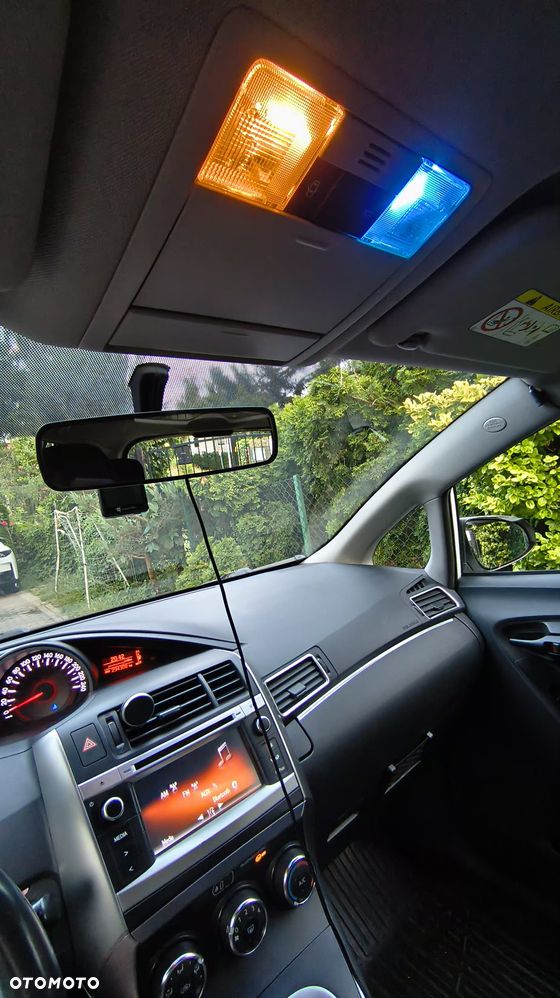 Toyota Verso 2.0 D-4D Premium - 15