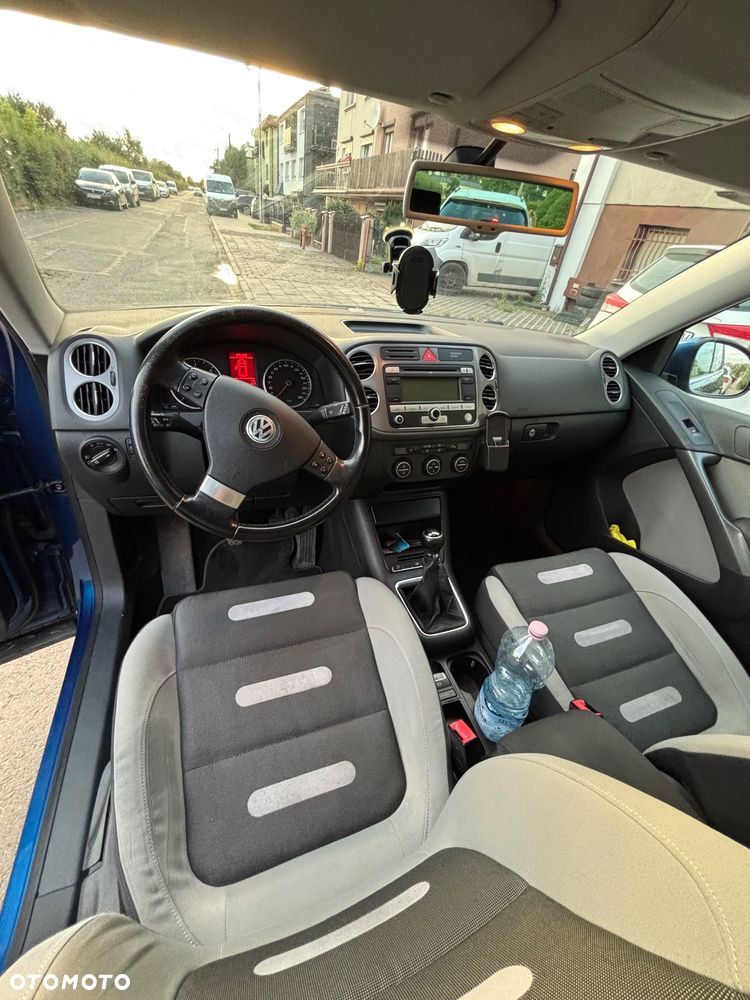 Volkswagen Tiguan - 11