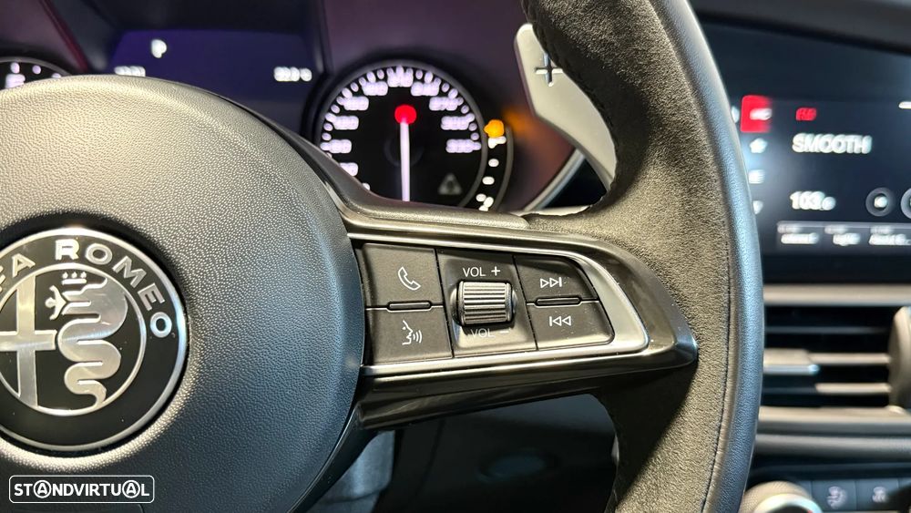 Alfa Romeo Giulia 2.9 V6 Bi-Turbo AT8 Quadrifoglio - 23