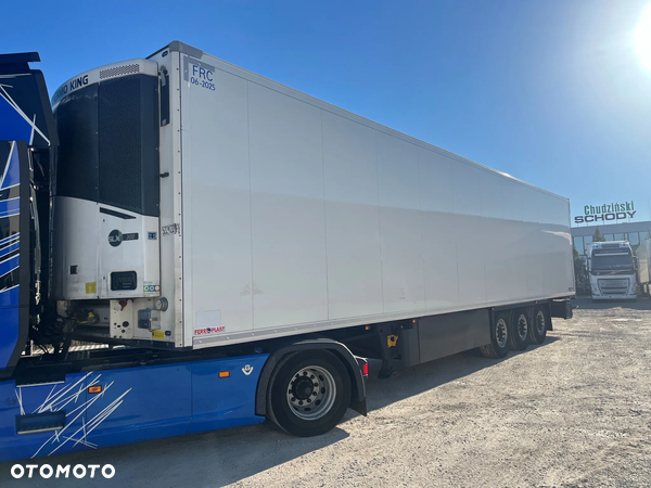 Schmitz Cargobull SKO