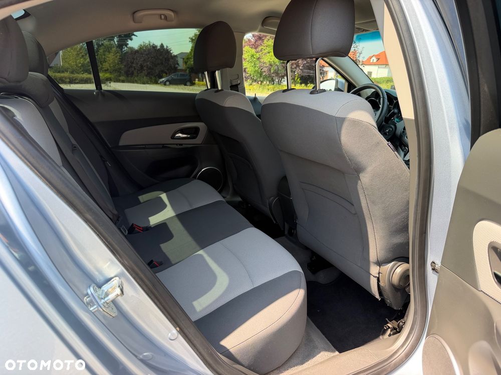 Chevrolet Cruze 1.8 LT+ - 18