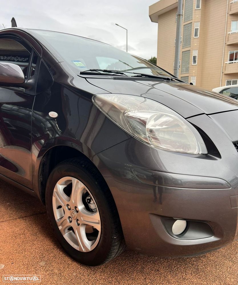 Toyota Yaris 1.0 VVT-i Rock in Rio 10 - 7